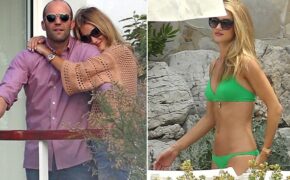 Bồ của sao “Người vận chuyển” đẹp từng centimet