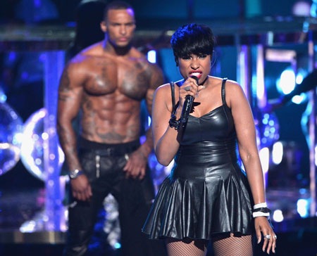 Jennifer Hudson trình diễn ca khúc