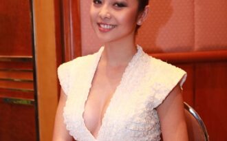 Jennifer Phạm cáo bệnh, Khánh Thi trổ tài khiêu vũ