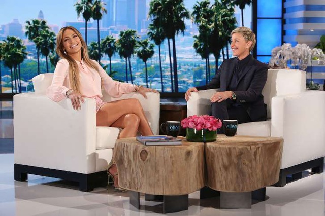  Jennifer Lopez trò chuyện với MC Ellen DeGeneres về chuyện hò hẹn với những người đàn ông kém tuổi. 