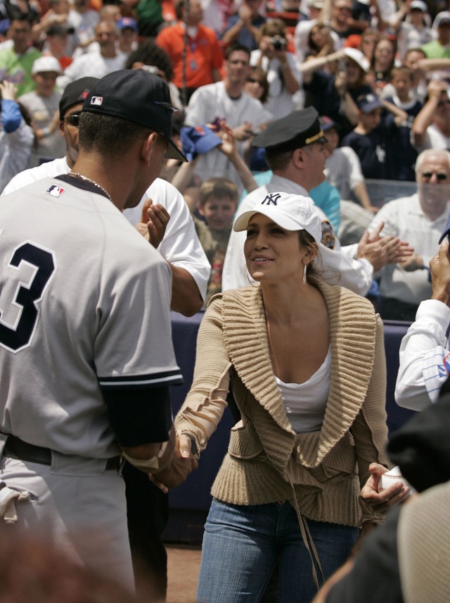  Jennifer từng gặp Alex Rodriguez vào năm 2005. 