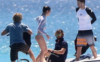 Vợ chồng Jusin Timberlake đi nghỉ ở biển