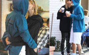 Justin Bieber “khóa môi” Hailey Baldwin trên phố