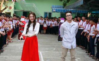 Karik chia sẻ ảnh thời tinh nghịch