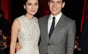 Keira Knightley khoe có “tin vui”