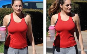Người mẫu Kelly Brook “vật lộn” với cuộc chiến chống béo