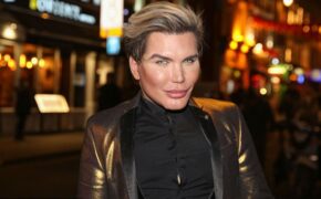 Chàng trai trải qua 50 ca làm đẹp để có gương mặt hoàn hảo