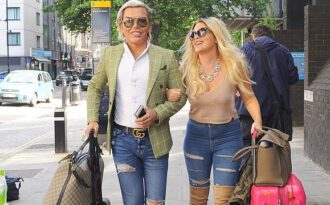 “Búp bê Ken” sành điệu ra phố