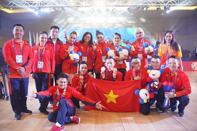 Khánh Thi khóc nức nở khi Phan Hiển giành Huy chương Vàng tại SEA Games 30 - 3