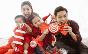 Khánh Thi – Phan Hiển bù đắp Giáng sinh cho con sau mùa SEA Games xa biền biệt