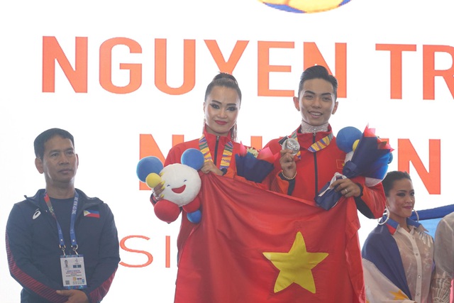 Khánh Thi khóc nức nở khi Phan Hiển giành Huy chương Vàng tại SEA Games 30 - 6