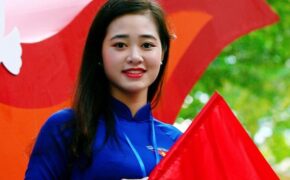 Nữ cán bộ Đoàn xinh đẹp, liên tục “gặt” học bổng Đại học