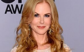 Nicole Kidman lộ mặt không nếp nhăn và mắt xếch ngược