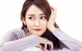 Nhan sắc như thiếu nữ đôi mươi khiến “phi công trẻ” kém 9 tuổi mê mệt của mỹ nhân Trần Kiều Ân