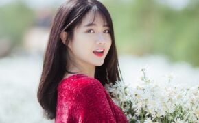 “Hot girl Reuters” Kiều Trinh lại gây thương nhớ với bộ ảnh bên cúc họa mi