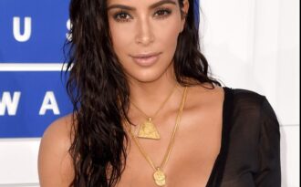 Nhà thiết kế danh tiếng chỉ trích Kim Kardashian sau vụ trộm tại Pháp