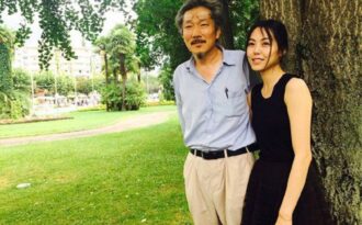 “Ngọc nữ” xứ Hàn bị chỉ trích vì cặp kè với đạo diễn có vợ