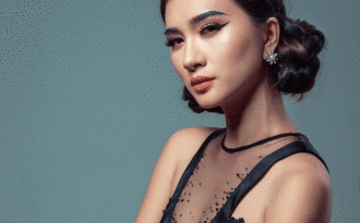 Bị chê “xinh đẹp nhưng mãi mặc xấu”, Kim Tuyến khoe vòng 3 đẫy đà