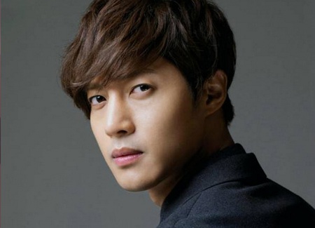 Bạn gái Kim Hyun Joong tiết lộ từng sảy thai vì bị hành hung