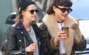Bạn gái thừa nhận yêu Kristen Stewart say đắm