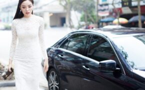 Sau “tai bay vạ gió”, Kỳ Duyên xuất hiện với xế hộp sang trọng