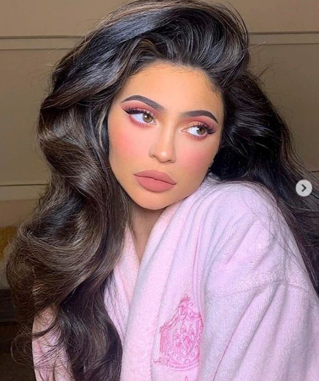 Kylie Jenner chia sẻ những bức ảnh yêu thích nhất năm 2019 - 6