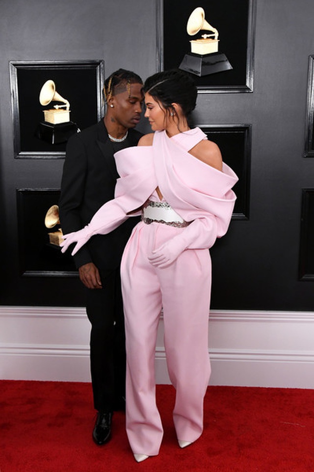 Người đẹp lộng lẫy váy áo trên thảm đỏ Grammy 2019 - 52