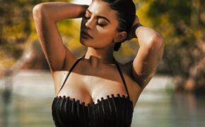 Kylie Jenner mặc sexy ra phố