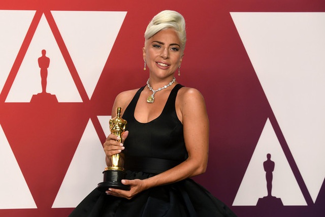 Lady Gaga khóc như mưa sau khi nhận giải Oscar  - 11