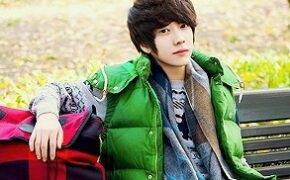 Khi dưỡng da, đắp mặt nạ không chỉ là bạn gái