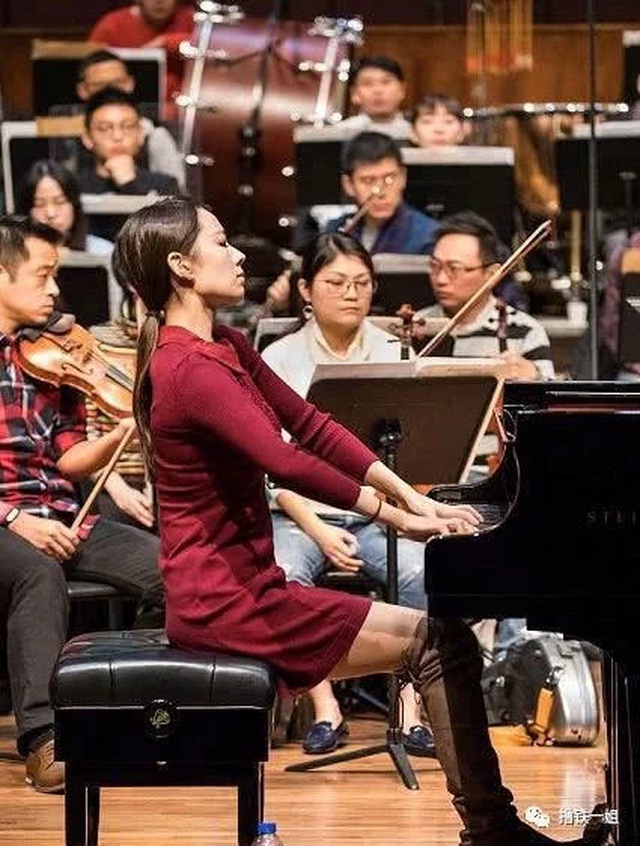 Nhan sắc cực phẩm của vợ “thiên tài piano” Trung Quốc - 18