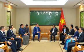 Phó Thủ tướng tiếp đoàn đại biểu cấp cao thanh niên Liên bang Nga