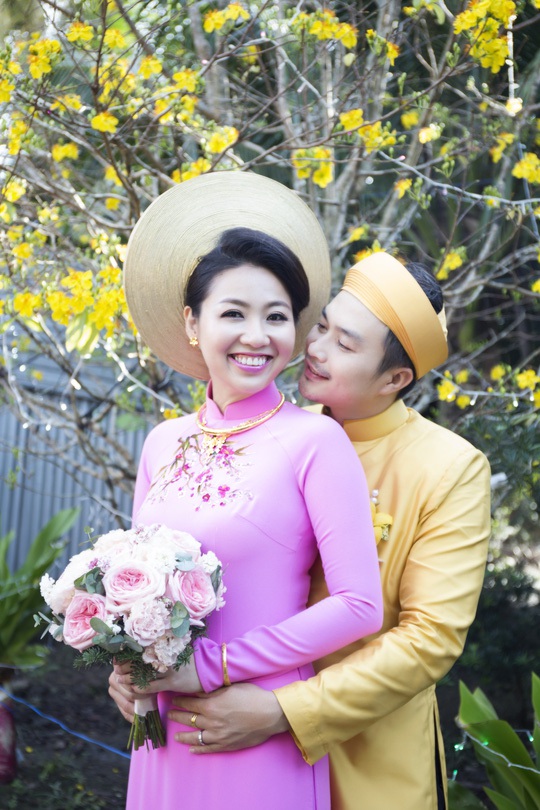 Cuối năm 2014, Lê Khánh chính thức lên xe hoa cùng người yêu 12 năm - nam diễn viên Tuấn Khải.