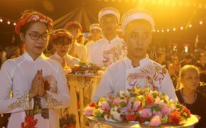 Hình ảnh xúc động trong lễ Vu Lan báo hiếu ở chùa Kim Sơn Lạc Hồng