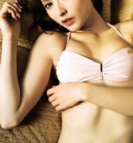 “Siêu mẫu thiên thần” Leah Dizon từng chụp ảnh “nuy”?