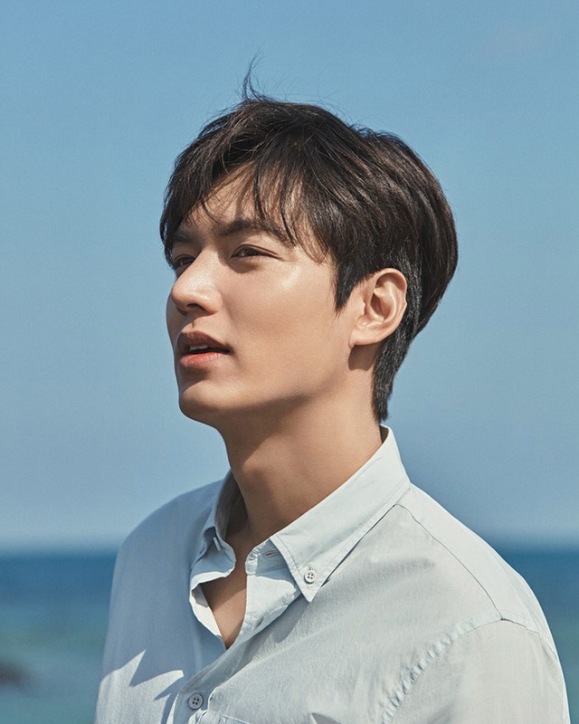  Hay tin Lee Min Ho nhập ngũ, fan tại châu Á đã dành sự quan tâm đặc biệt cho anh và chúc thần tượng hoàn thành tốt nhiệm vụ và sớm trở lại với làng giải trí. 