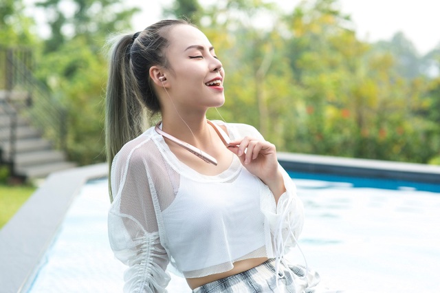 Lí do Hanoi X-Girls và “hot gymer” Tracy Lê ưa chuộng tai nghe Bluetooth - 4