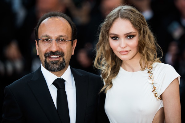  Đạo diễn Asghar Farhadi và diễn viên trẻ Lily-Rose Depp - con gái tài tử Johnny Deep 