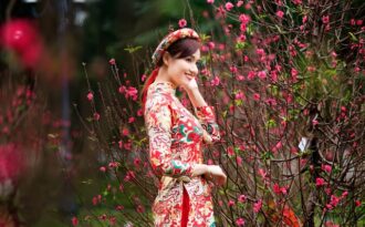 Lã Thanh Huyền đẹp ngỡ ngàng trong bộ ảnh du xuân sớm