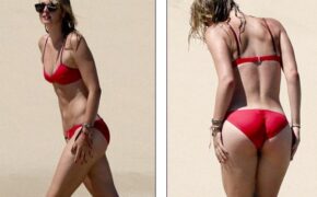 Maria Sharapova bốc lửa với áo tắm hai mảnh