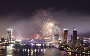 Mãn nhãn với đại tiệc pháo hoa mang tên “Nhịp cầu hạnh phúc” trên sông Hàn