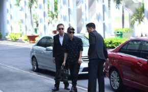 Đỗ Mạnh Cường thuê vệ sỹ trước show thời trang riêng