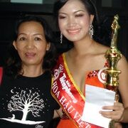 “Con gái tôi từng khổ sở vì chiều cao của mình”