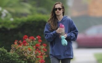 Vòng quanh thế giới giải trí ngày 16/3