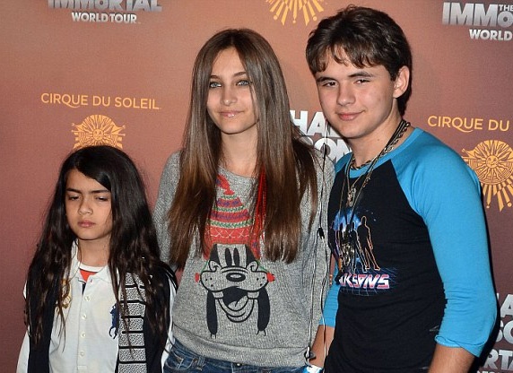 Ba anh em Prince, Blanket, Paris Jackson