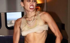 Miley Cyrus quay lại lối sống nổi loạn sau tuyên bố chia tay chồng