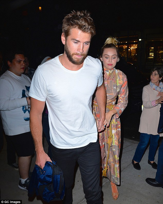  Miley Cyrus và Liam Hemsworth cãi vã nhiều trước đám cưới, tờ OK đưa tin ngày 12/7 vừa qua 