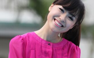 Nữ sinh Hà thành 1m72 rạng ngời trong sắc hồng