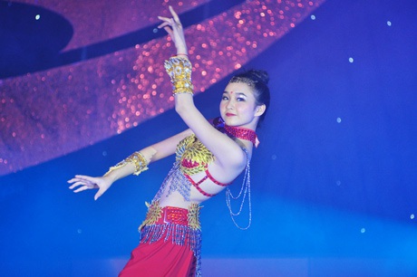 Tiết mục bellydance của Nguyễn Thu Hà (ĐH Công đoàn)