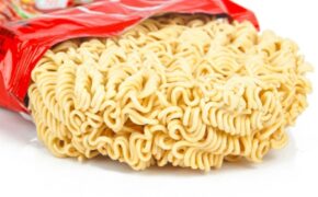 Mặt trái của mì ăn liền